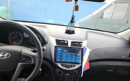 Hyundai Solaris II рестайлинг, 2015 год, 980 000 рублей, 4 фотография