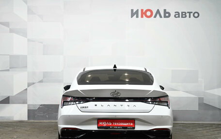 Hyundai Elantra, 2021 год, 2 050 000 рублей, 5 фотография