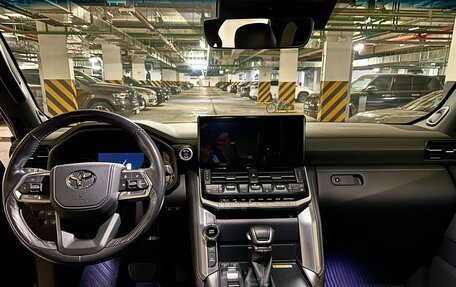 Toyota Land Cruiser, 2024 год, 13 300 000 рублей, 30 фотография