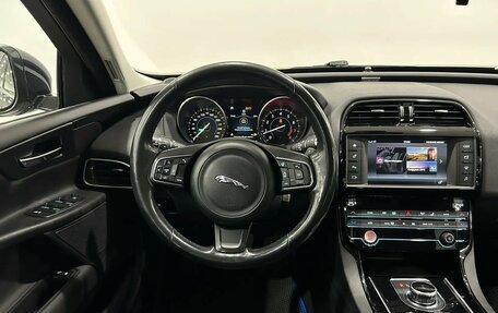 Jaguar XE I рестайлинг, 2017 год, 1 750 000 рублей, 9 фотография