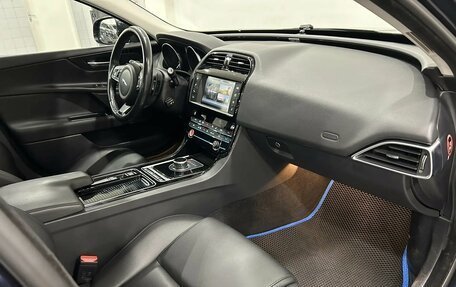 Jaguar XE I рестайлинг, 2017 год, 1 750 000 рублей, 11 фотография