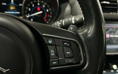 Jaguar XE I рестайлинг, 2017 год, 1 750 000 рублей, 14 фотография