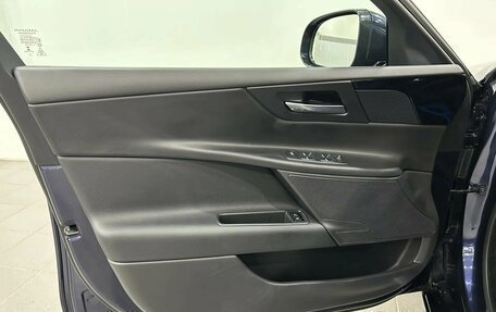 Jaguar XE I рестайлинг, 2017 год, 1 750 000 рублей, 23 фотография