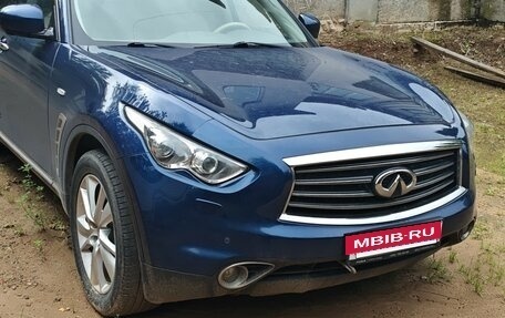 Infiniti QX70, 2014 год, 1 250 000 рублей, 2 фотография