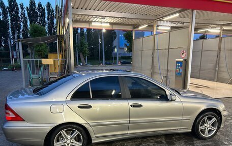 Mercedes-Benz C-Класс, 2005 год, 750 000 рублей, 4 фотография