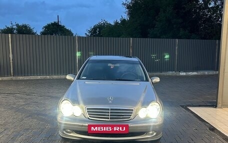Mercedes-Benz C-Класс, 2005 год, 750 000 рублей, 2 фотография
