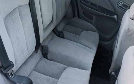 Nissan Almera, 2001 год, 240 000 рублей, 12 фотография