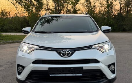 Toyota RAV4, 2019 год, 2 890 000 рублей, 8 фотография