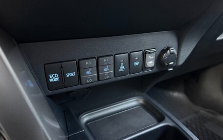 Toyota RAV4, 2019 год, 2 890 000 рублей, 32 фотография