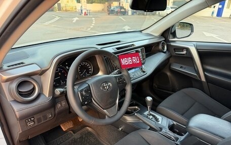Toyota RAV4, 2019 год, 2 890 000 рублей, 24 фотография