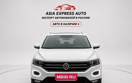 Volkswagen T-Roc I, 2022 год, 1 700 000 рублей, 2 фотография