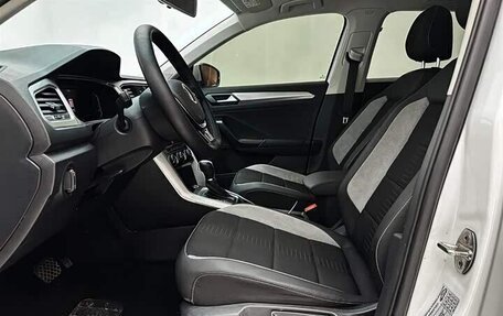 Volkswagen T-Roc I, 2022 год, 1 700 000 рублей, 9 фотография