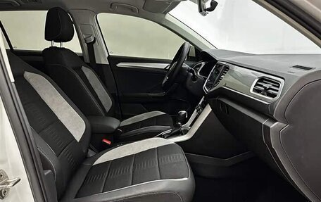 Volkswagen T-Roc I, 2022 год, 1 700 000 рублей, 10 фотография