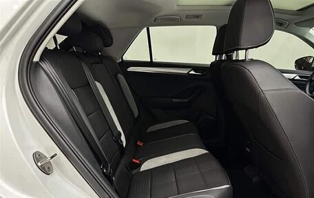 Volkswagen T-Roc I, 2022 год, 1 700 000 рублей, 22 фотография