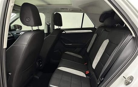 Volkswagen T-Roc I, 2022 год, 1 700 000 рублей, 21 фотография