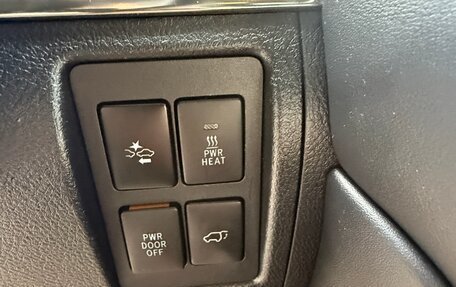 Toyota Land Cruiser 200, 2015 год, 4 200 000 рублей, 7 фотография