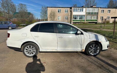 Volkswagen Jetta VI, 2010 год, 385 000 рублей, 2 фотография