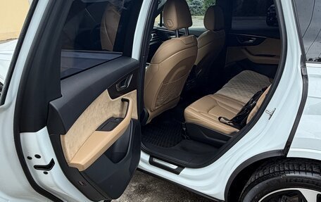 Audi Q7, 2021 год, 6 000 000 рублей, 15 фотография