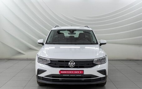 Volkswagen Tiguan II, 2022 год, 3 098 000 рублей, 2 фотография