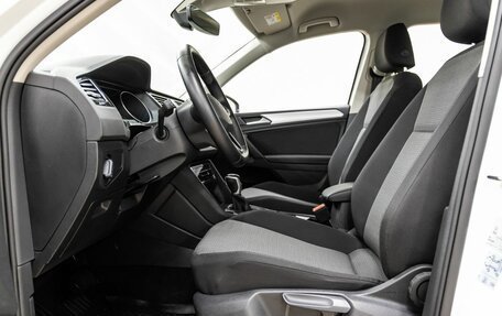 Volkswagen Tiguan II, 2022 год, 3 098 000 рублей, 24 фотография