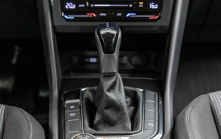 Volkswagen Tiguan II, 2022 год, 3 098 000 рублей, 21 фотография