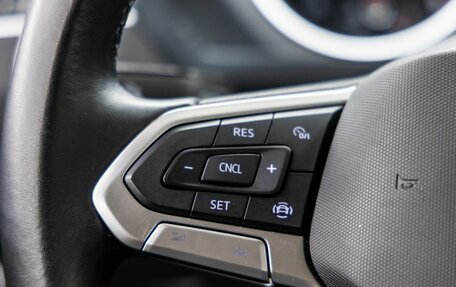 Volkswagen Tiguan II, 2022 год, 3 098 000 рублей, 28 фотография