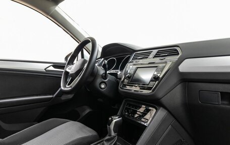 Volkswagen Tiguan II, 2022 год, 3 098 000 рублей, 34 фотография