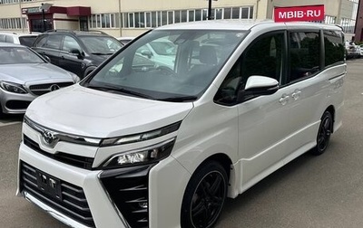 Toyota Voxy III, 2021 год, 2 530 000 рублей, 1 фотография