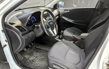 Hyundai Solaris II рестайлинг, 2012 год, 920 000 рублей, 10 фотография