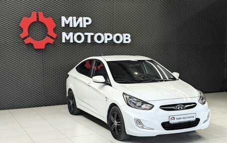 Hyundai Solaris II рестайлинг, 2012 год, 920 000 рублей, 3 фотография