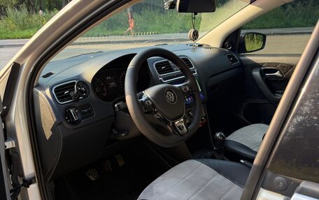 Volkswagen Polo VI (EU Market), 2015 год, 860 000 рублей, 8 фотография