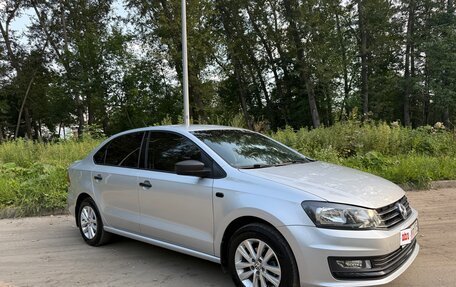 Volkswagen Polo VI (EU Market), 2015 год, 860 000 рублей, 3 фотография