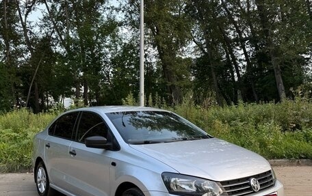 Volkswagen Polo VI (EU Market), 2015 год, 860 000 рублей, 2 фотография