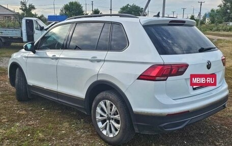 Volkswagen Tiguan II, 2021 год, 2 650 000 рублей, 4 фотография