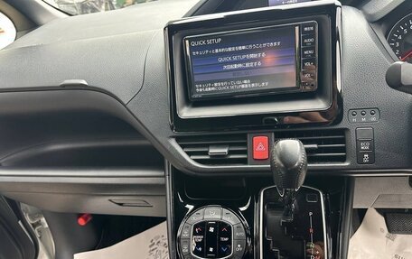 Toyota Voxy III, 2021 год, 2 530 000 рублей, 12 фотография