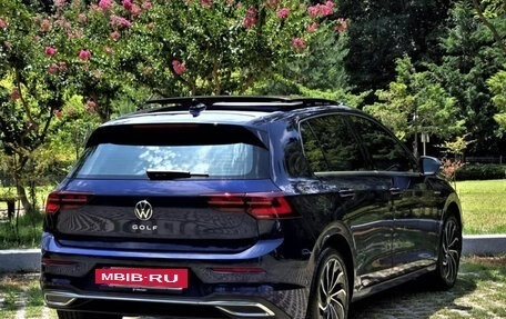 Volkswagen Golf VIII, 2023 год, 2 490 000 рублей, 3 фотография