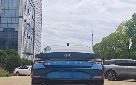 Hyundai Elantra, 2023 год, 1 750 000 рублей, 5 фотография