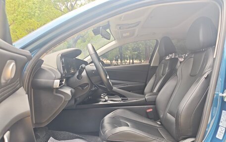 Hyundai Elantra, 2023 год, 1 750 000 рублей, 10 фотография