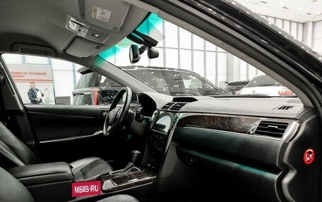 Toyota Camry, 2017 год, 2 450 000 рублей, 13 фотография