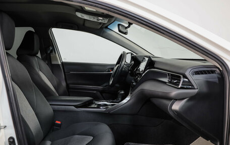 Toyota Camry, 2021 год, 2 700 000 рублей, 9 фотография