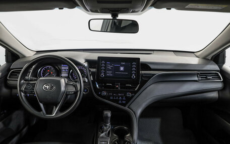 Toyota Camry, 2021 год, 2 700 000 рублей, 11 фотография