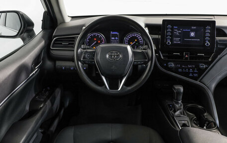 Toyota Camry, 2021 год, 2 700 000 рублей, 12 фотография