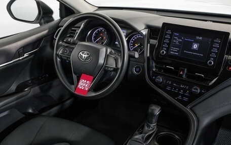 Toyota Camry, 2021 год, 2 700 000 рублей, 8 фотография
