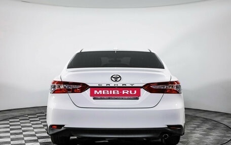 Toyota Camry, 2021 год, 2 700 000 рублей, 6 фотография
