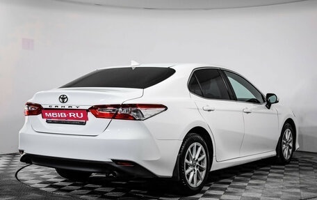 Toyota Camry, 2021 год, 2 700 000 рублей, 5 фотография