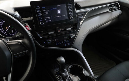 Toyota Camry, 2021 год, 2 700 000 рублей, 24 фотография
