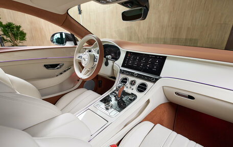 Bentley Continental GT, 2025 год, 52 900 000 рублей, 30 фотография