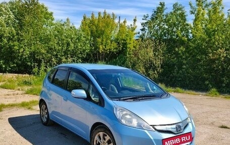 Honda Fit III, 2012 год, 670 000 рублей, 2 фотография