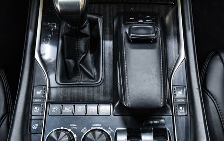 Lexus LX III, 2017 год, 6 999 000 рублей, 26 фотография