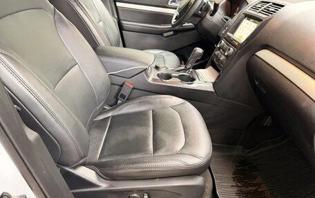 Ford Explorer VI, 2017 год, 3 200 000 рублей, 32 фотография